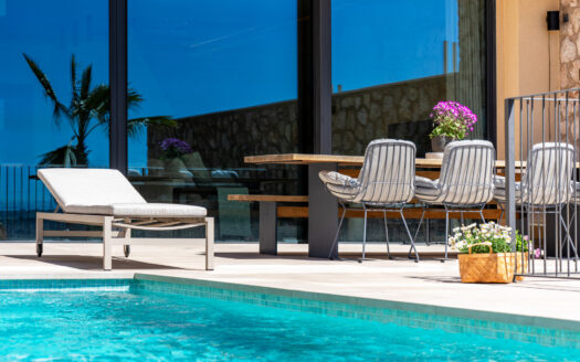 Luxury terraced house with pool in Ses Salinas